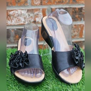 B.O.C,Black Floral OT Wedge Slids Sandals  Women's size 10